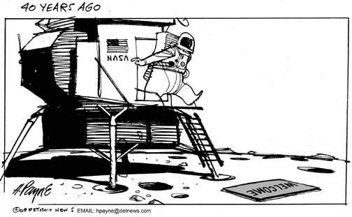 0719aMoon40YearsUFSB&W